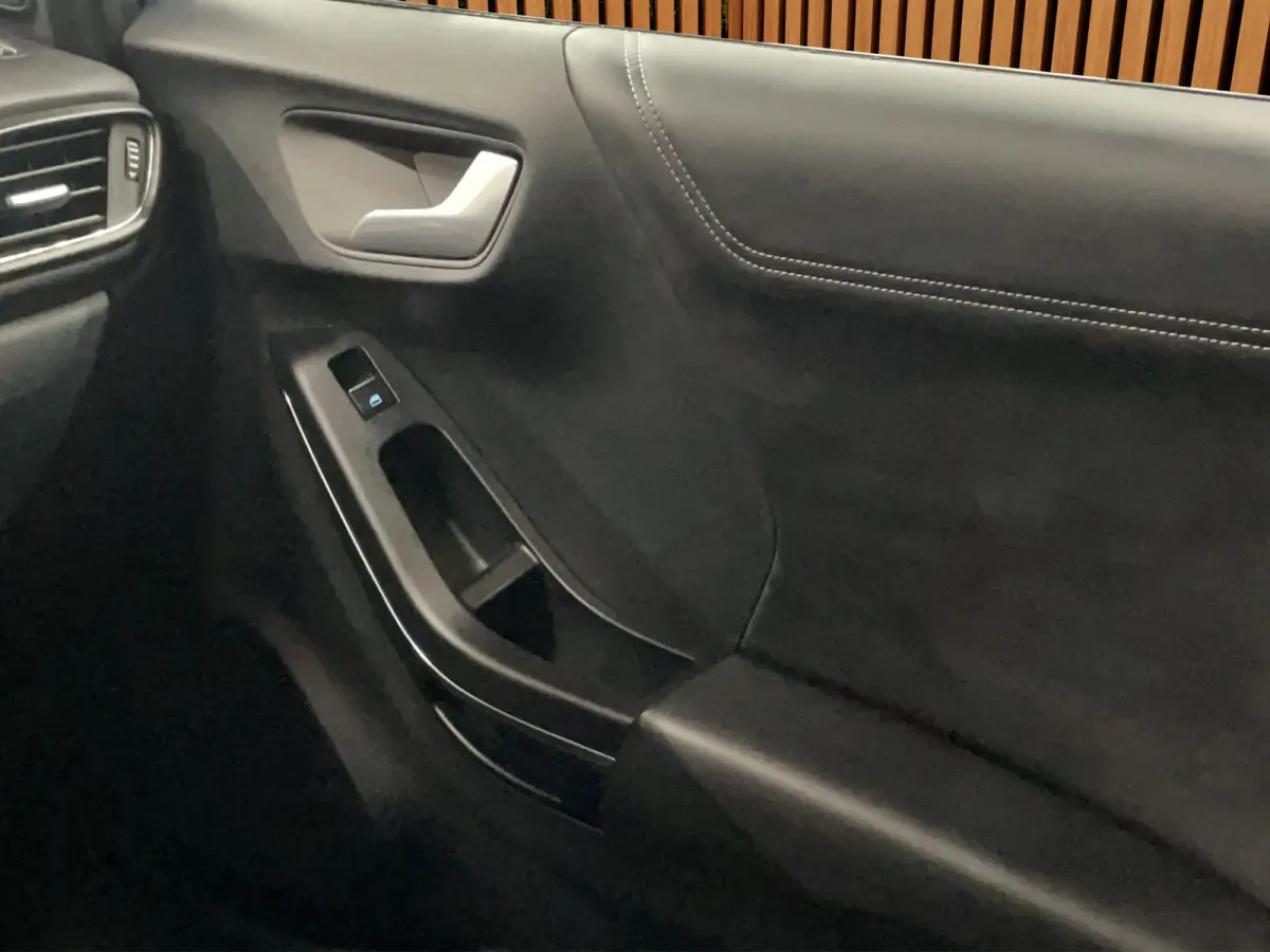 1.0 EcoBoost Titanium X B&O | Adaptieve cruise | Stoel- stuurverw. | Carplay | Camera | 18" | Navigatie