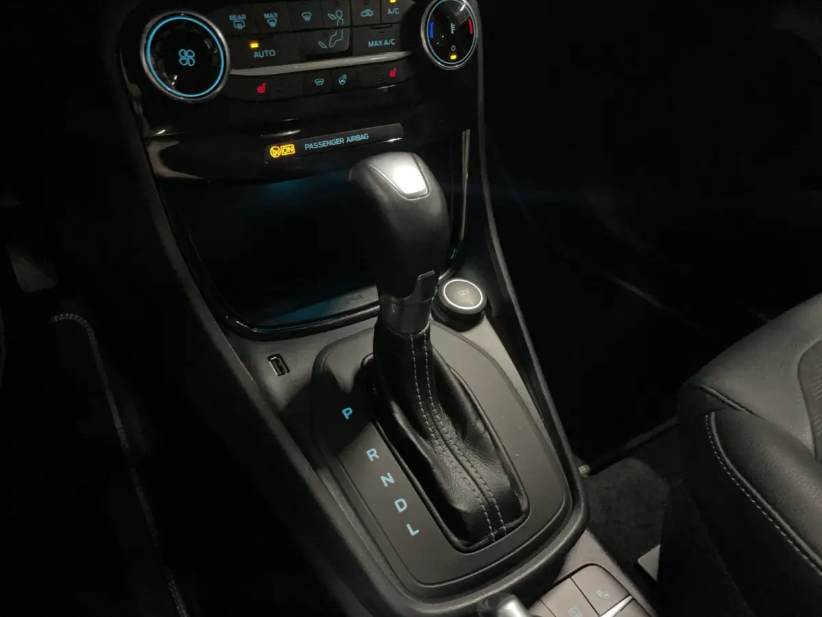 1.0 EcoBoost Titanium X B&O | Adaptieve cruise | Stoel- stuurverw. | Carplay | Camera | 18" | Navigatie