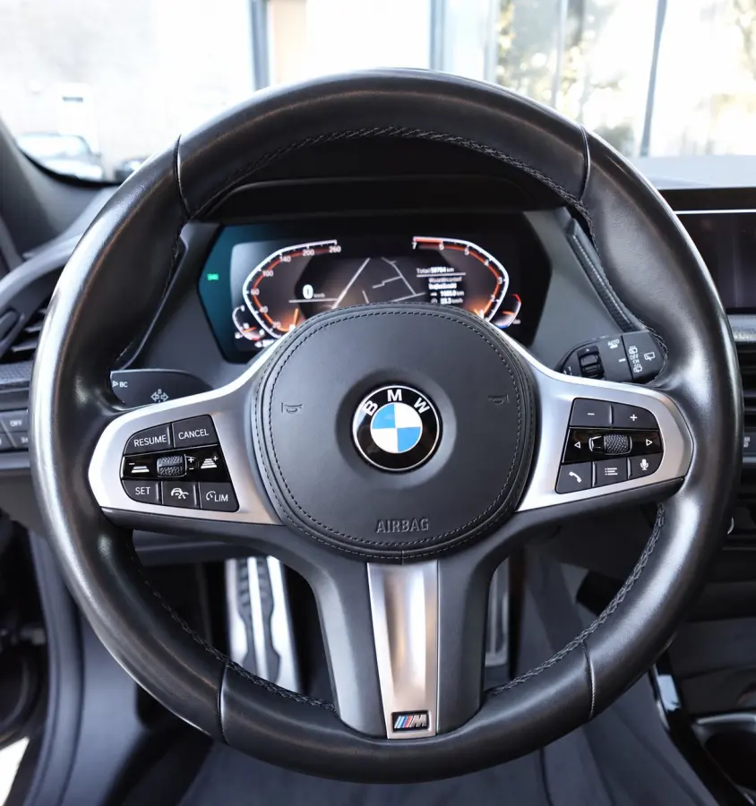 118i High Executive M-PAKKET HUD SFEER ACC