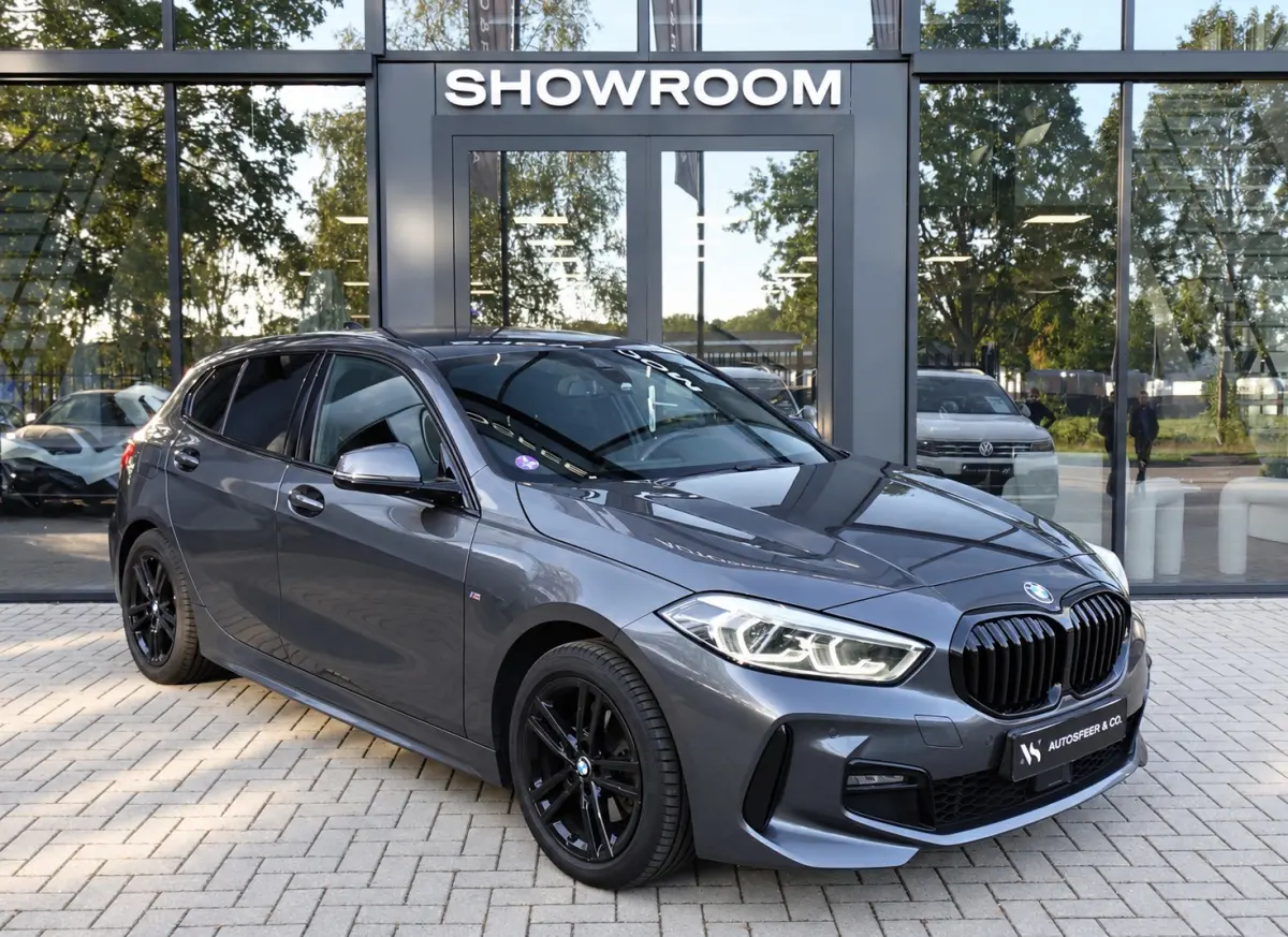 118i High Executive M-PAKKET HUD SFEER ACC