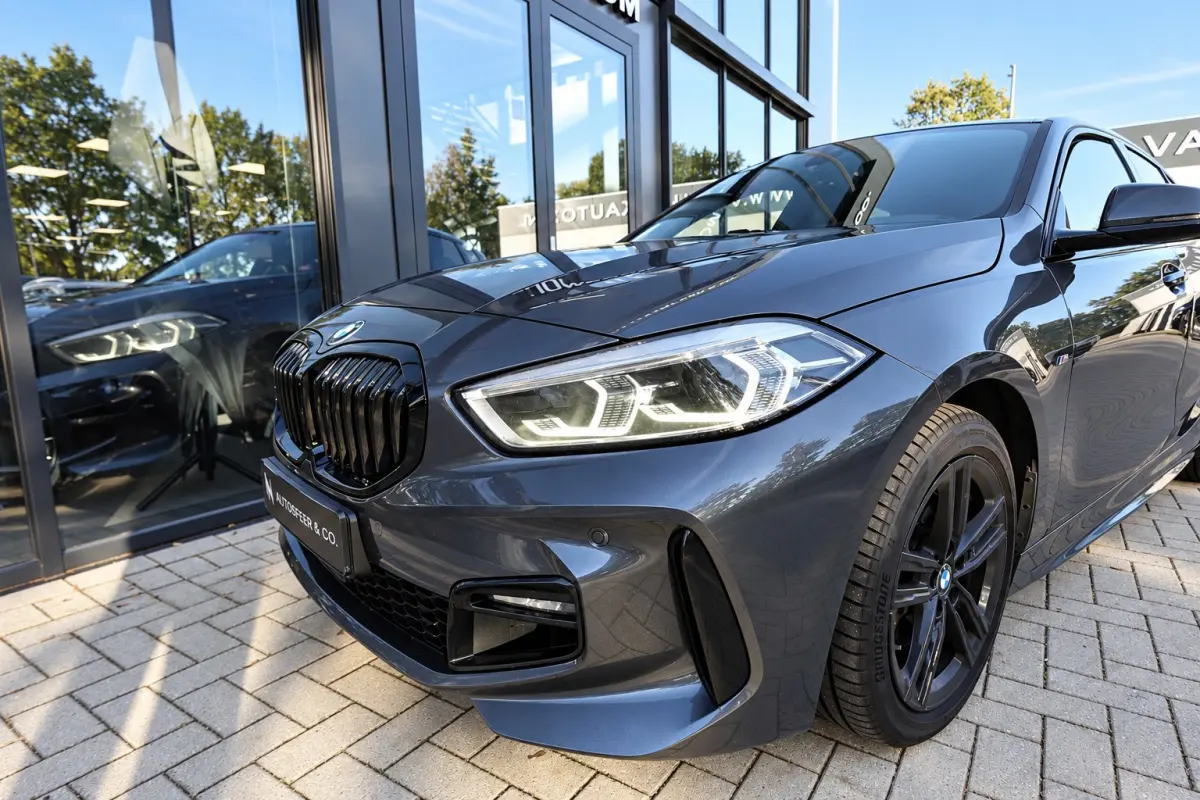 118i High Executive M-PAKKET HUD SFEER ACC