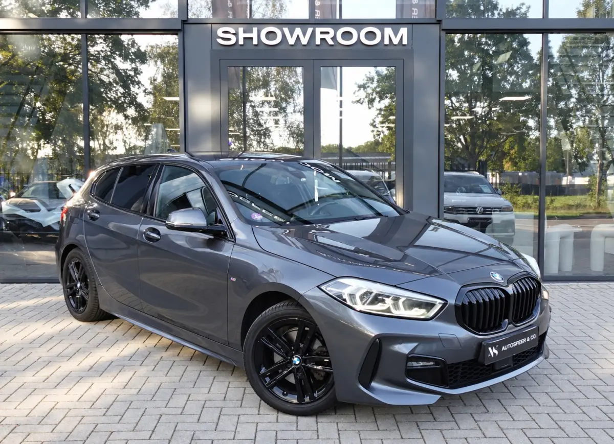 118i High Executive M-PAKKET HUD SFEER ACC