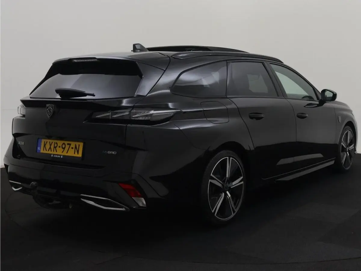 1.6 Plug-in Hybrid 180 GT Pano/Trekhaak/Alcantara/ 18inch/Led/Nav/Ecc/360.Camera
