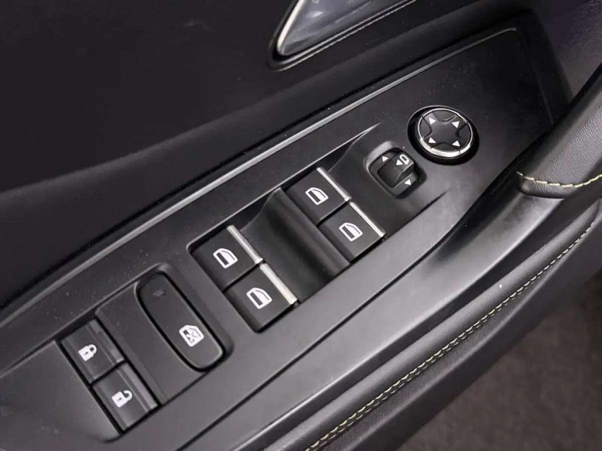 1.6 Plug-in Hybrid 180 GT Pano/Trekhaak/Alcantara/ 18inch/Led/Nav/Ecc/360.Camera