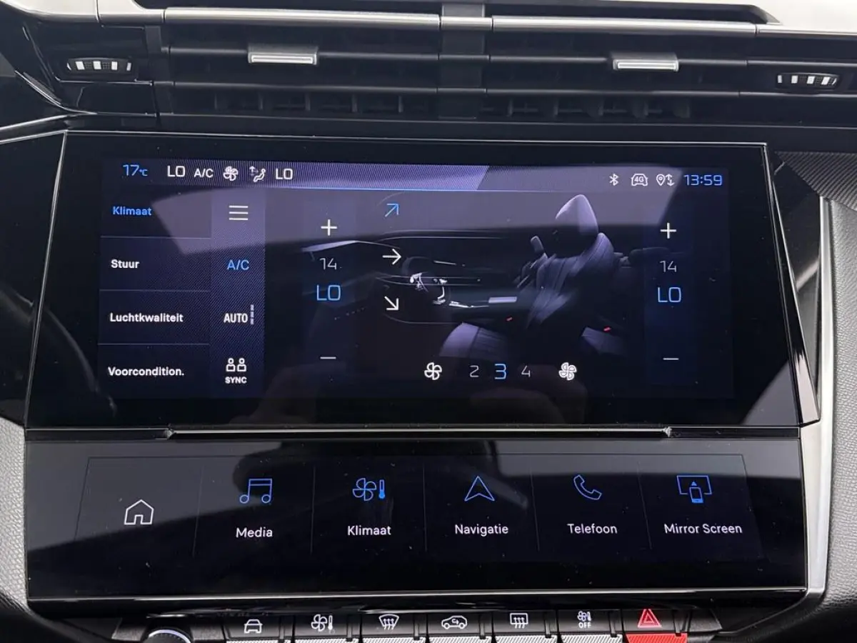1.6 Plug-in Hybrid 180 GT Pano/Trekhaak/Alcantara/ 18inch/Led/Nav/Ecc/360.Camera