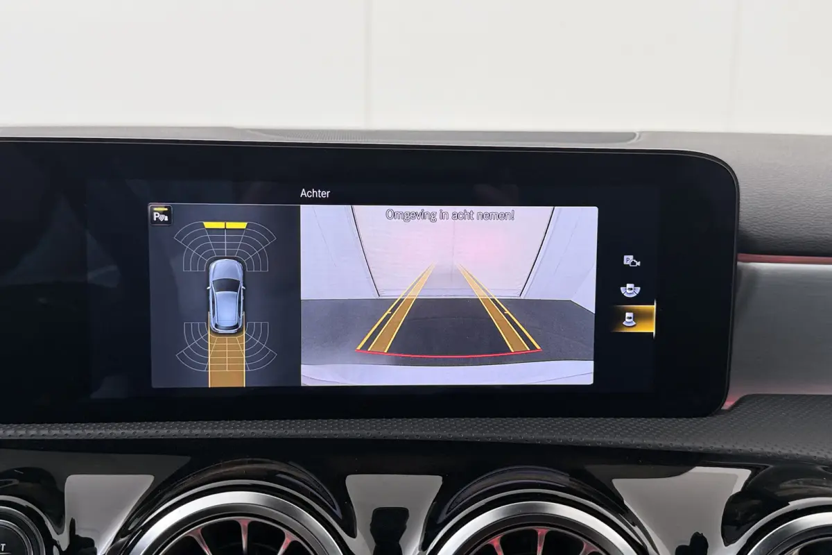 250e AMG Night-Pack Camera 18'LMV Carplay Sfeerverlichting