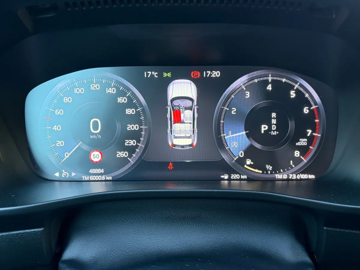 1.5 T3 163 PK Momentum Pro Automaat | ADAPTIEVE CRUISE CONTROL| STOELVERWARMING| ELEK. KOFFERKLEP| KEYLESS| NAVIGATIE + APPLE CARPLAY/ANDROID AUTO| PARKEERSENSOREN| LED| DAB| VOORSTOELEN IN 