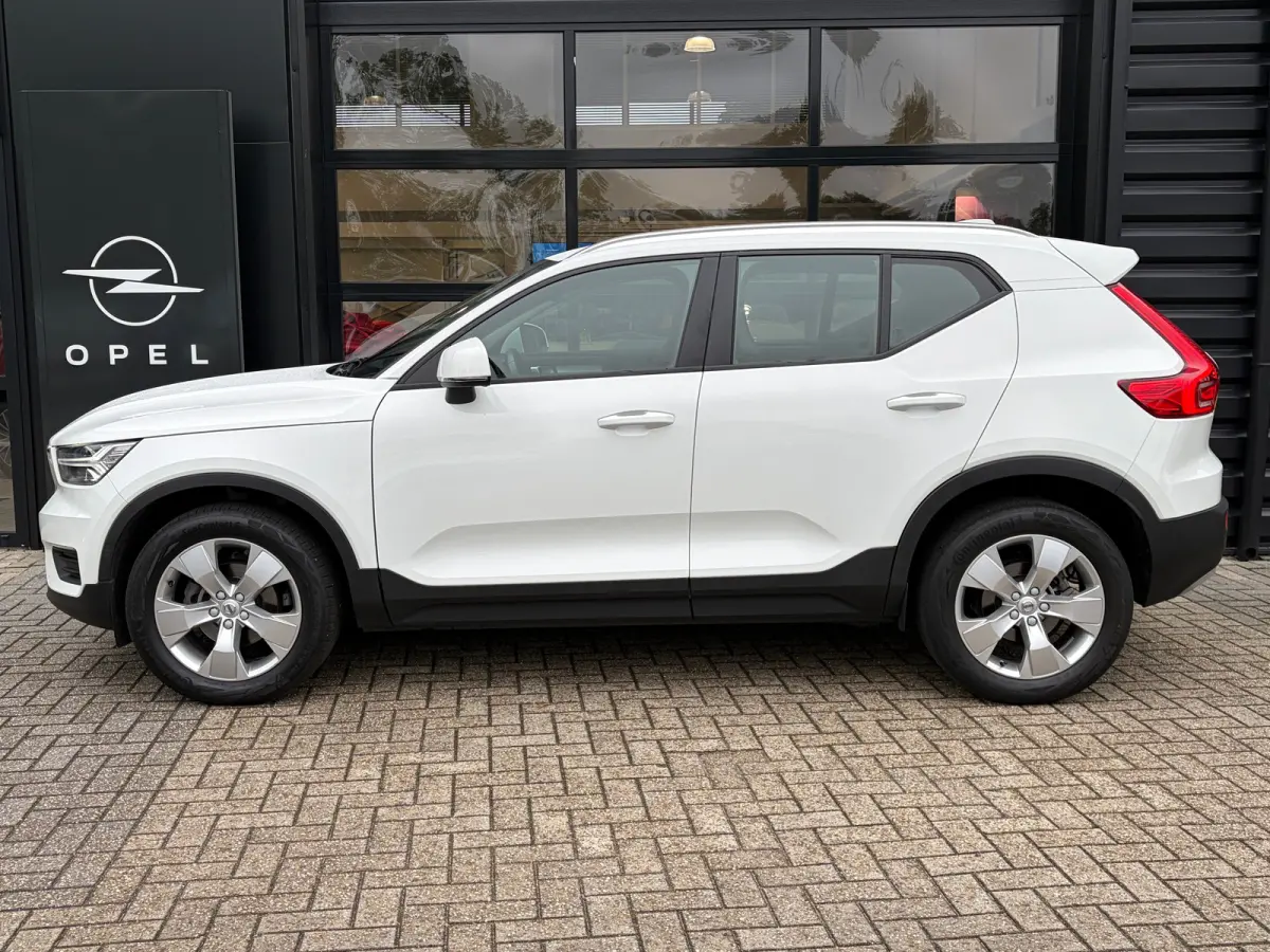 1.5 T3 163 PK Momentum Pro Automaat | ADAPTIEVE CRUISE CONTROL| STOELVERWARMING| ELEK. KOFFERKLEP| KEYLESS| NAVIGATIE + APPLE CARPLAY/ANDROID AUTO| PARKEERSENSOREN| LED| DAB| VOORSTOELEN IN 