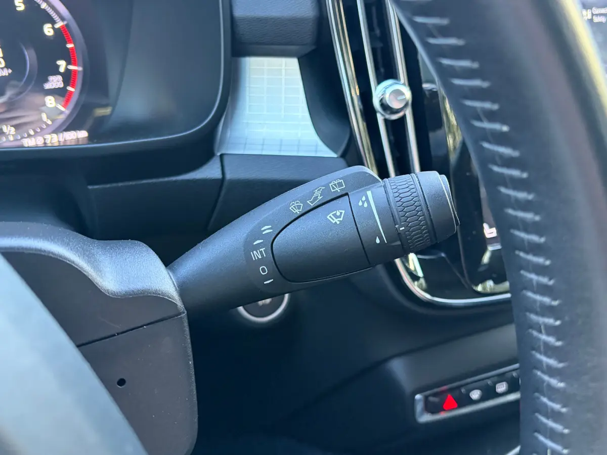 1.5 T3 163 PK Momentum Pro Automaat | ADAPTIEVE CRUISE CONTROL| STOELVERWARMING| ELEK. KOFFERKLEP| KEYLESS| NAVIGATIE + APPLE CARPLAY/ANDROID AUTO| PARKEERSENSOREN| LED| DAB| VOORSTOELEN IN 