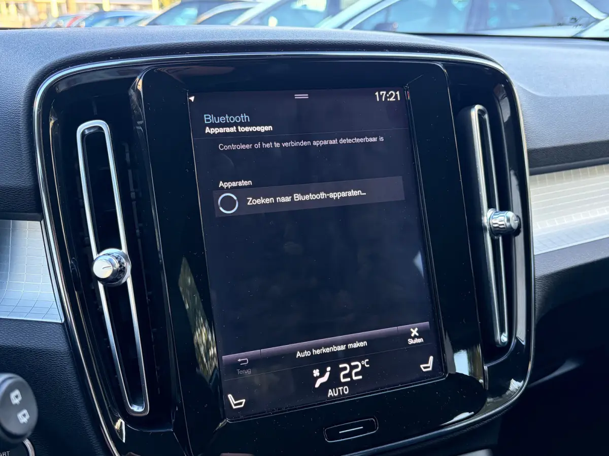 1.5 T3 163 PK Momentum Pro Automaat | ADAPTIEVE CRUISE CONTROL| STOELVERWARMING| ELEK. KOFFERKLEP| KEYLESS| NAVIGATIE + APPLE CARPLAY/ANDROID AUTO| PARKEERSENSOREN| LED| DAB| VOORSTOELEN IN 