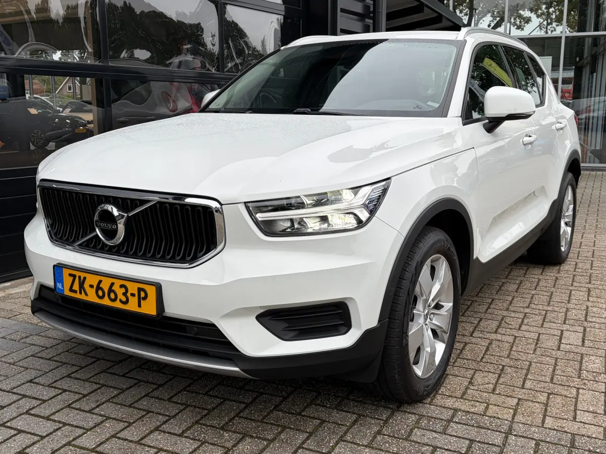 1.5 T3 163 PK Momentum Pro Automaat | ADAPTIEVE CRUISE CONTROL| STOELVERWARMING| ELEK. KOFFERKLEP| KEYLESS| NAVIGATIE + APPLE CARPLAY/ANDROID AUTO| PARKEERSENSOREN| LED| DAB| VOORSTOELEN IN 