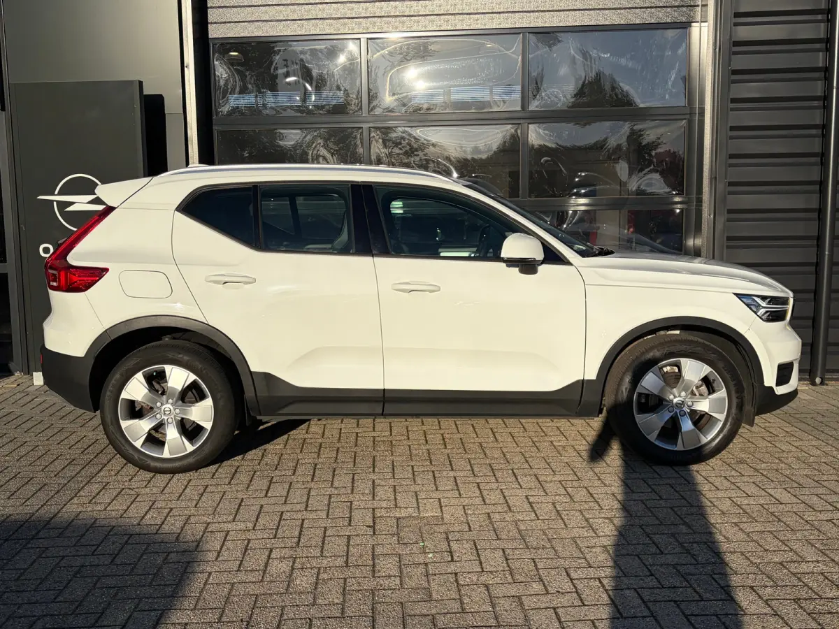 1.5 T3 163 PK Momentum Pro Automaat | ADAPTIEVE CRUISE CONTROL| STOELVERWARMING| ELEK. KOFFERKLEP| KEYLESS| NAVIGATIE + APPLE CARPLAY/ANDROID AUTO| PARKEERSENSOREN| LED| DAB| VOORSTOELEN IN 