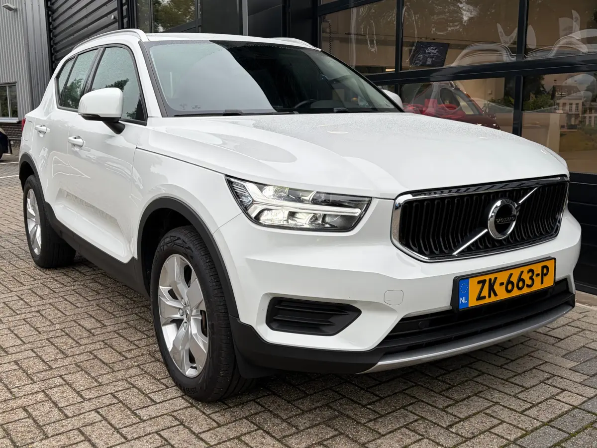 1.5 T3 163 PK Momentum Pro Automaat | ADAPTIEVE CRUISE CONTROL| STOELVERWARMING| ELEK. KOFFERKLEP| KEYLESS| NAVIGATIE + APPLE CARPLAY/ANDROID AUTO| PARKEERSENSOREN| LED| DAB| VOORSTOELEN IN 