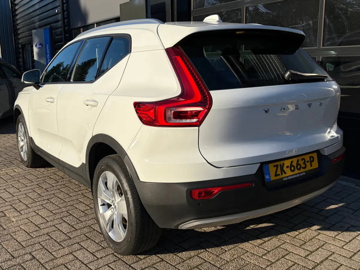 1.5 T3 163 PK Momentum Pro Automaat | ADAPTIEVE CRUISE CONTROL| STOELVERWARMING| ELEK. KOFFERKLEP| KEYLESS| NAVIGATIE + APPLE CARPLAY/ANDROID AUTO| PARKEERSENSOREN| LED| DAB| VOORSTOELEN IN 