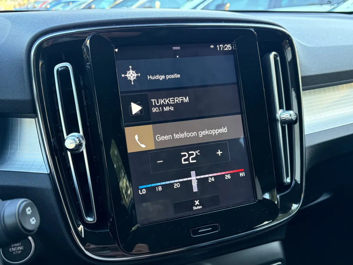 1.5 T3 163 PK Momentum Pro Automaat | ADAPTIEVE CRUISE CONTROL| STOELVERWARMING| ELEK. KOFFERKLEP| KEYLESS| NAVIGATIE + APPLE CARPLAY/ANDROID AUTO| PARKEERSENSOREN| LED| DAB| VOORSTOELEN IN 