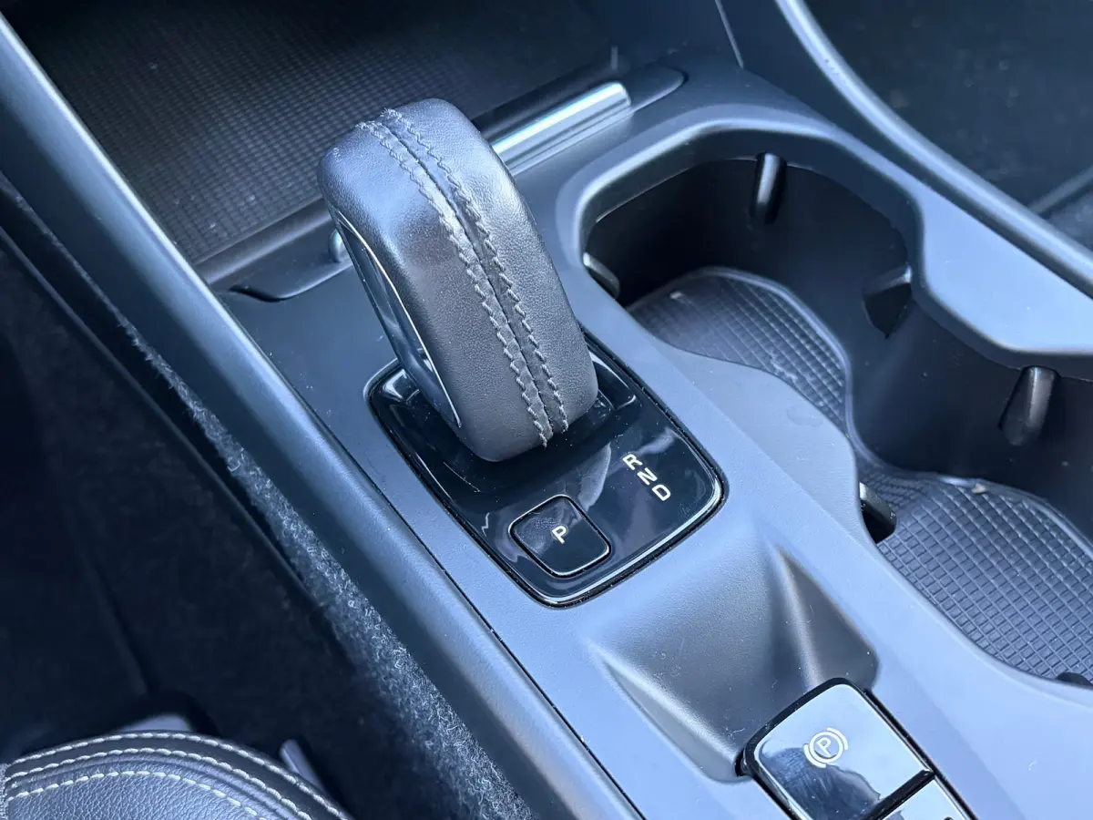 1.5 T3 163 PK Momentum Pro Automaat | ADAPTIEVE CRUISE CONTROL| STOELVERWARMING| ELEK. KOFFERKLEP| KEYLESS| NAVIGATIE + APPLE CARPLAY/ANDROID AUTO| PARKEERSENSOREN| LED| DAB| VOORSTOELEN IN 
