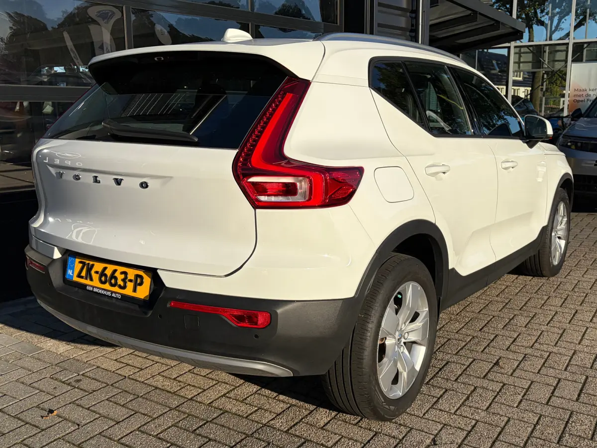 1.5 T3 163 PK Momentum Pro Automaat | ADAPTIEVE CRUISE CONTROL| STOELVERWARMING| ELEK. KOFFERKLEP| KEYLESS| NAVIGATIE + APPLE CARPLAY/ANDROID AUTO| PARKEERSENSOREN| LED| DAB| VOORSTOELEN IN 