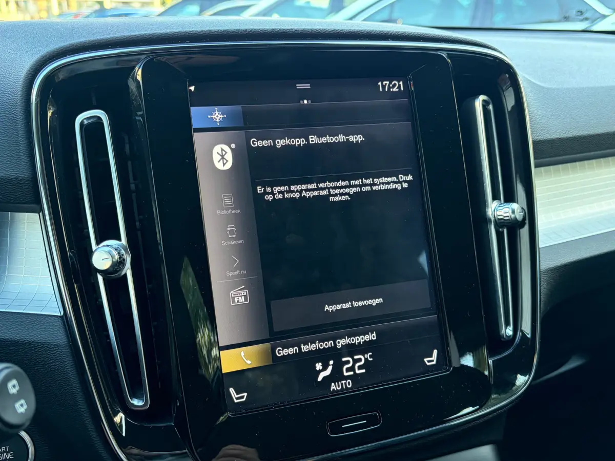 1.5 T3 163 PK Momentum Pro Automaat | ADAPTIEVE CRUISE CONTROL| STOELVERWARMING| ELEK. KOFFERKLEP| KEYLESS| NAVIGATIE + APPLE CARPLAY/ANDROID AUTO| PARKEERSENSOREN| LED| DAB| VOORSTOELEN IN 