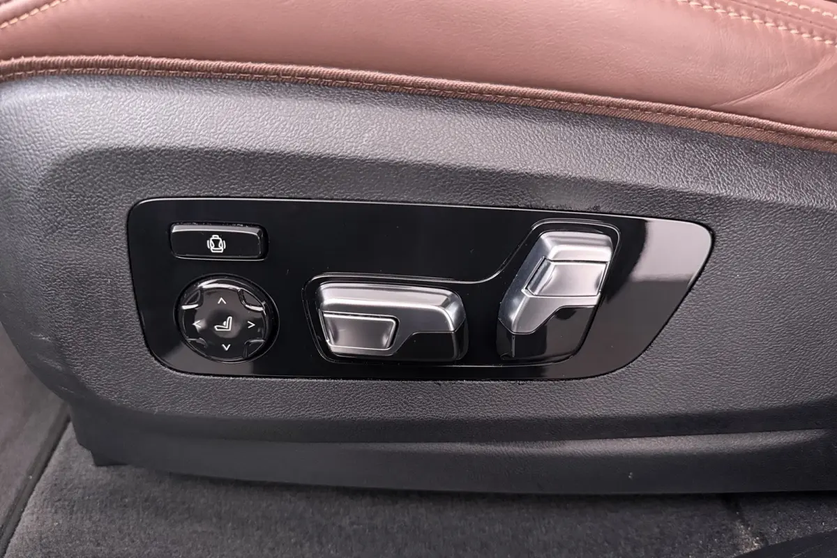 xDrive50e 490 PK Aut. M-Sport Pro Full Options!! Pano-Skylounge Bowers&Wilkins 22"LMV