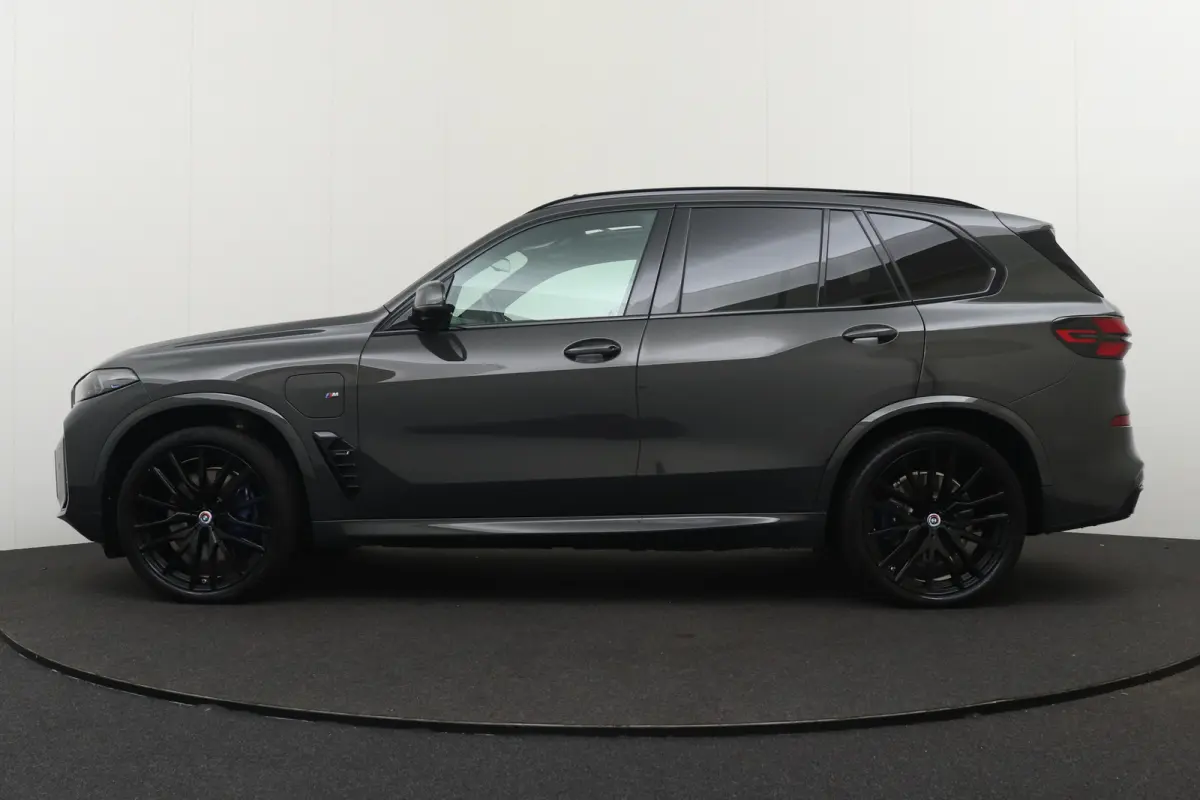 xDrive50e 490 PK Aut. M-Sport Pro Full Options!! Pano-Skylounge Bowers&Wilkins 22"LMV