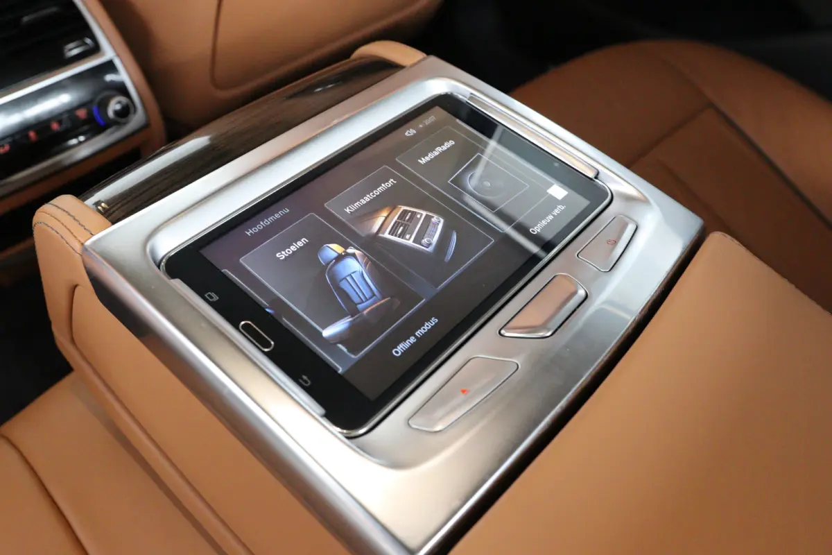740i High Executive | 1e Eigenaar! | Dealer Onderhouden! | Harman/Kardon | 360 Camera | Trekhaak | Memory | Sfeerverlichting | LED | keyless | Leder | BLIS | DAB | Elk. Kofferbak | Stoelverw