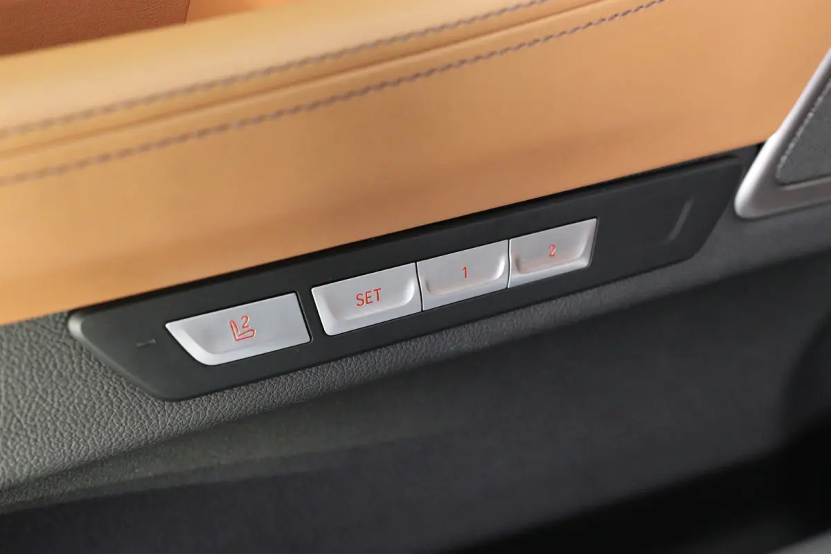 740i High Executive | 1e Eigenaar! | Dealer Onderhouden! | Harman/Kardon | 360 Camera | Trekhaak | Memory | Sfeerverlichting | LED | keyless | Leder | BLIS | DAB | Elk. Kofferbak | Stoelverw