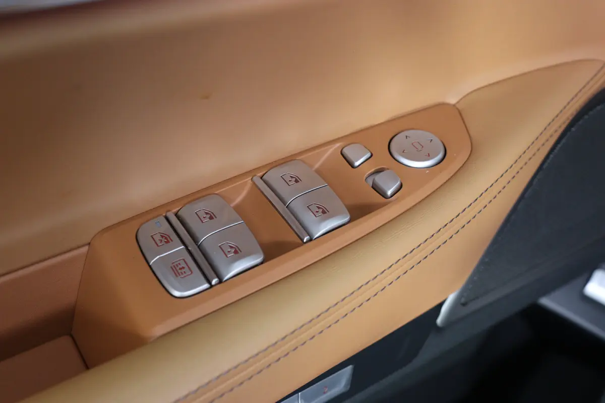 740i High Executive | 1e Eigenaar! | Dealer Onderhouden! | Harman/Kardon | 360 Camera | Trekhaak | Memory | Sfeerverlichting | LED | keyless | Leder | BLIS | DAB | Elk. Kofferbak | Stoelverw