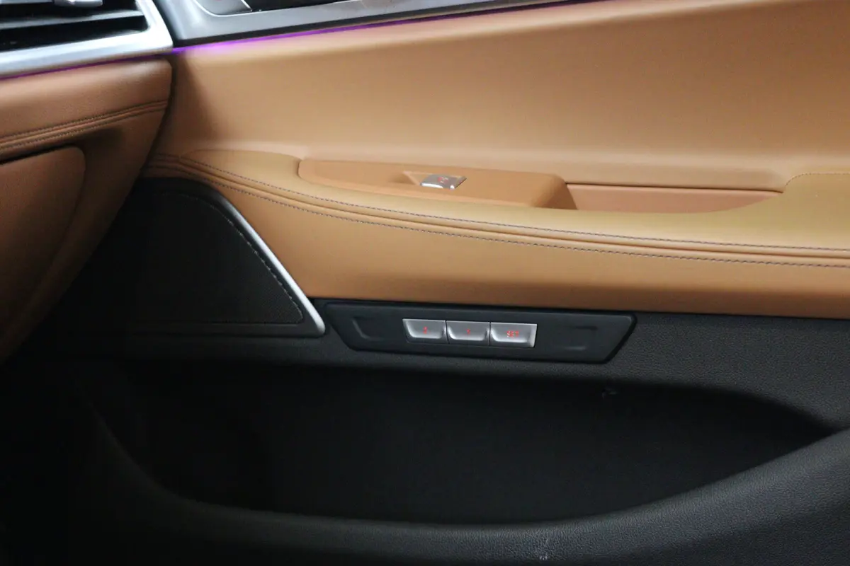740i High Executive | 1e Eigenaar! | Dealer Onderhouden! | Harman/Kardon | 360 Camera | Trekhaak | Memory | Sfeerverlichting | LED | keyless | Leder | BLIS | DAB | Elk. Kofferbak | Stoelverw