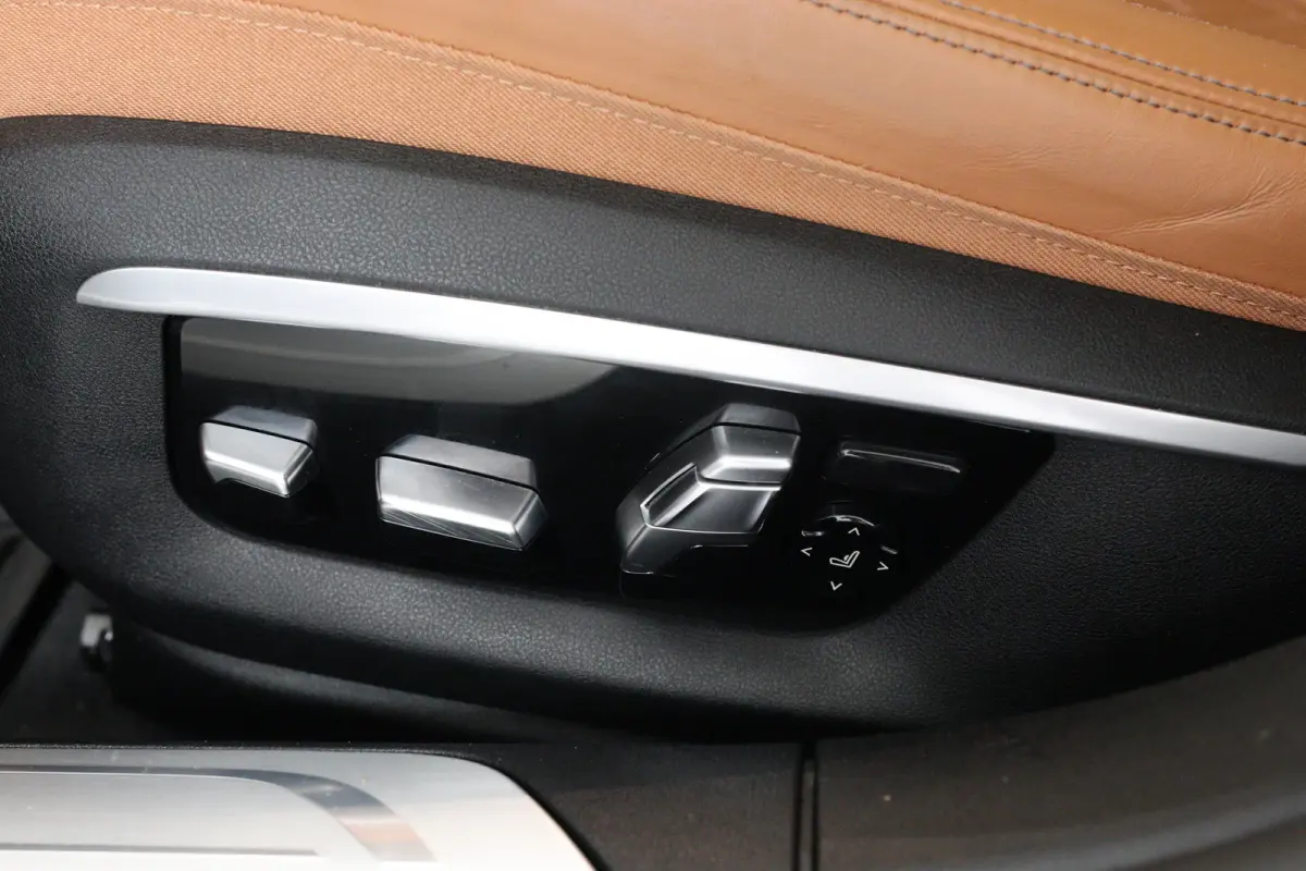 740i High Executive | 1e Eigenaar! | Dealer Onderhouden! | Harman/Kardon | 360 Camera | Trekhaak | Memory | Sfeerverlichting | LED | keyless | Leder | BLIS | DAB | Elk. Kofferbak | Stoelverw