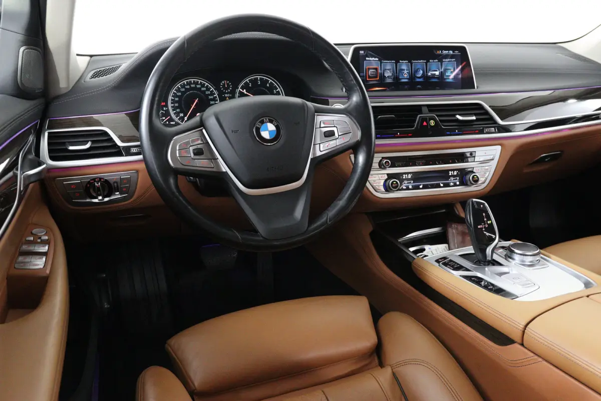 740i High Executive | 1e Eigenaar! | Dealer Onderhouden! | Harman/Kardon | 360 Camera | Trekhaak | Memory | Sfeerverlichting | LED | keyless | Leder | BLIS | DAB | Elk. Kofferbak | Stoelverw