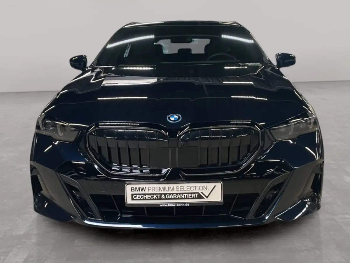 550e xDrive M-SPORT Pro ** PANO, BRUIN LEDER, TREKH, 21-inch LMV, ADAPT. M-ONDERST. ** 1e EIG - UNGALLFREI - Ex. BMW ** ** INFORMEER OOK NAAR ONZE AANTREKKELIJKE FINANCIAL-LEASE TARIEVEN **