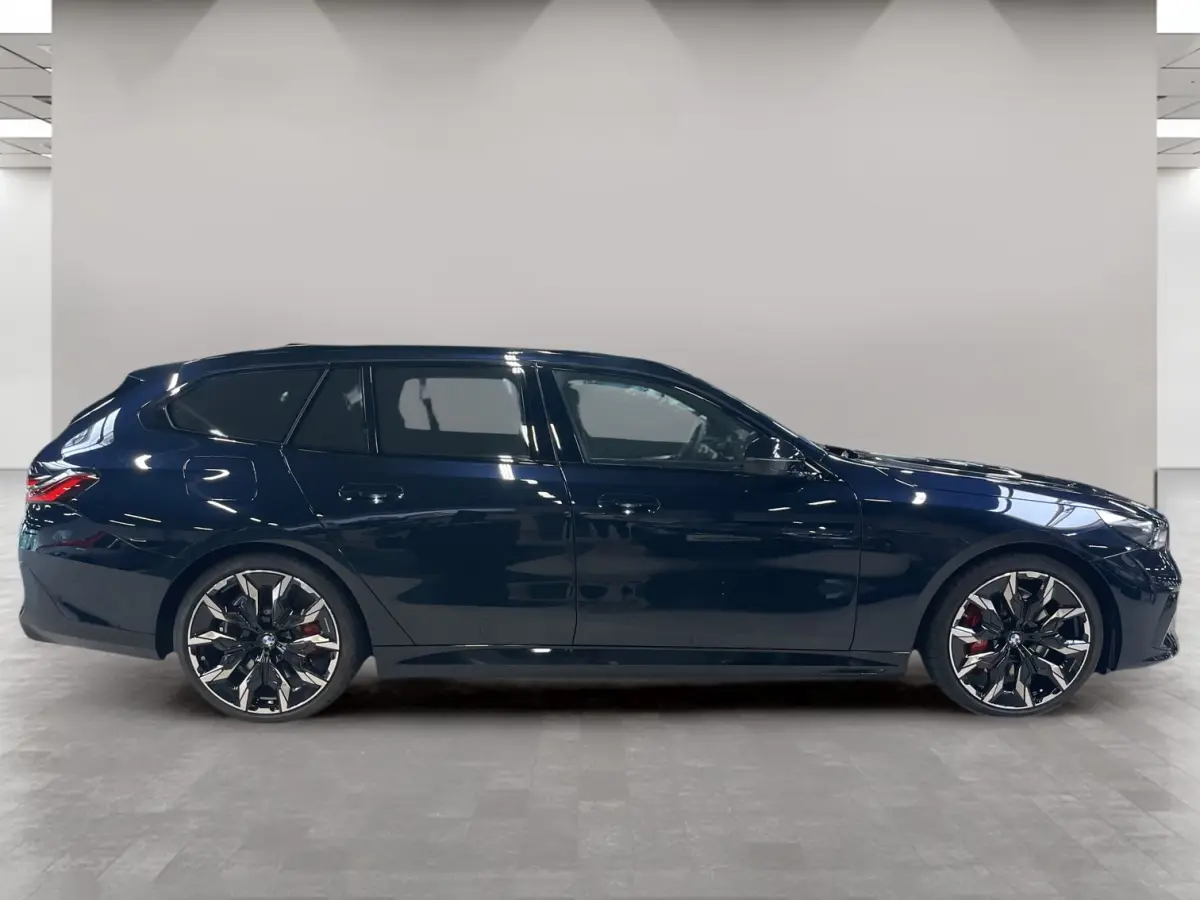 550e xDrive M-SPORT Pro ** PANO, BRUIN LEDER, TREKH, 21-inch LMV, ADAPT. M-ONDERST. ** 1e EIG - UNGALLFREI - Ex. BMW ** ** INFORMEER OOK NAAR ONZE AANTREKKELIJKE FINANCIAL-LEASE TARIEVEN **