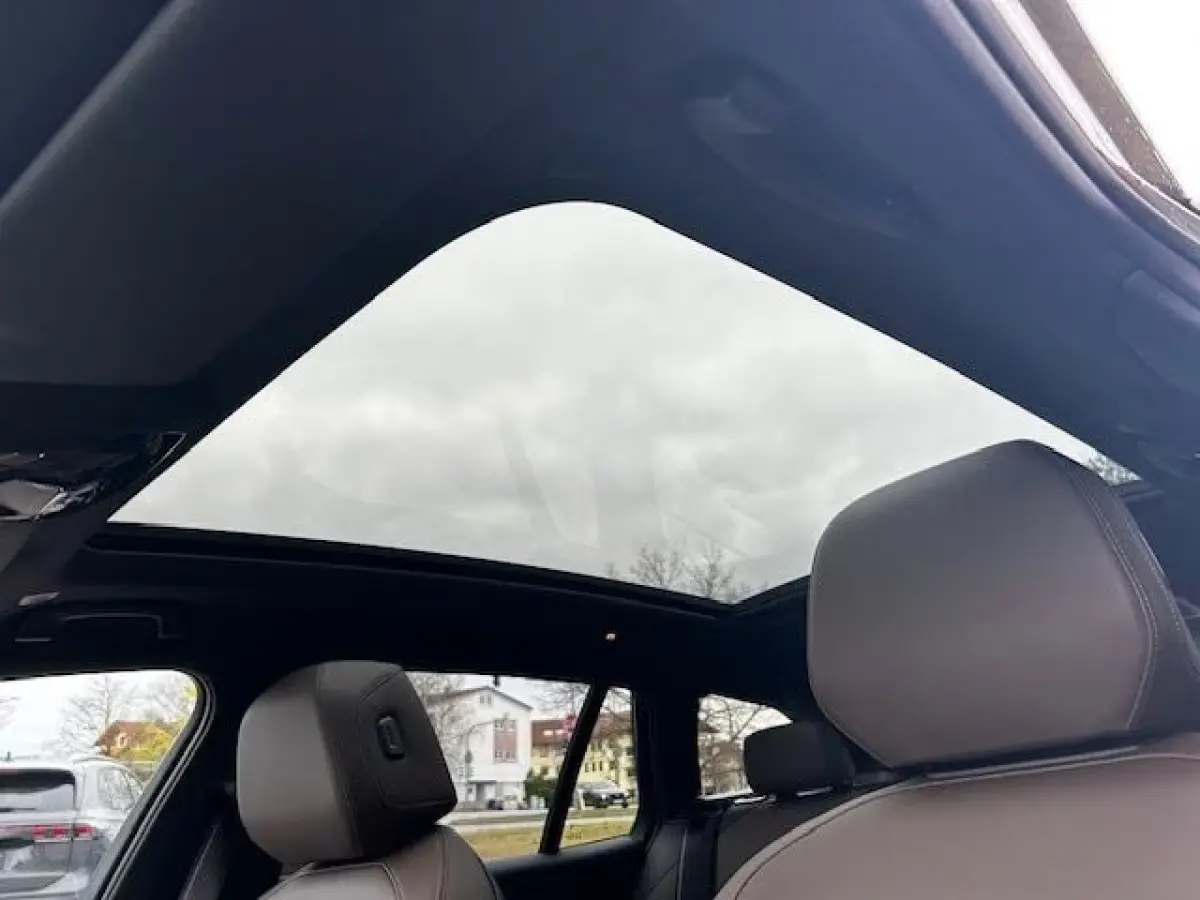 550e xDrive M-SPORT Pro ** PANO, BRUIN LEDER, TREKH, 21-inch LMV, ADAPT. M-ONDERST. ** 1e EIG - UNGALLFREI - Ex. BMW ** ** INFORMEER OOK NAAR ONZE AANTREKKELIJKE FINANCIAL-LEASE TARIEVEN **