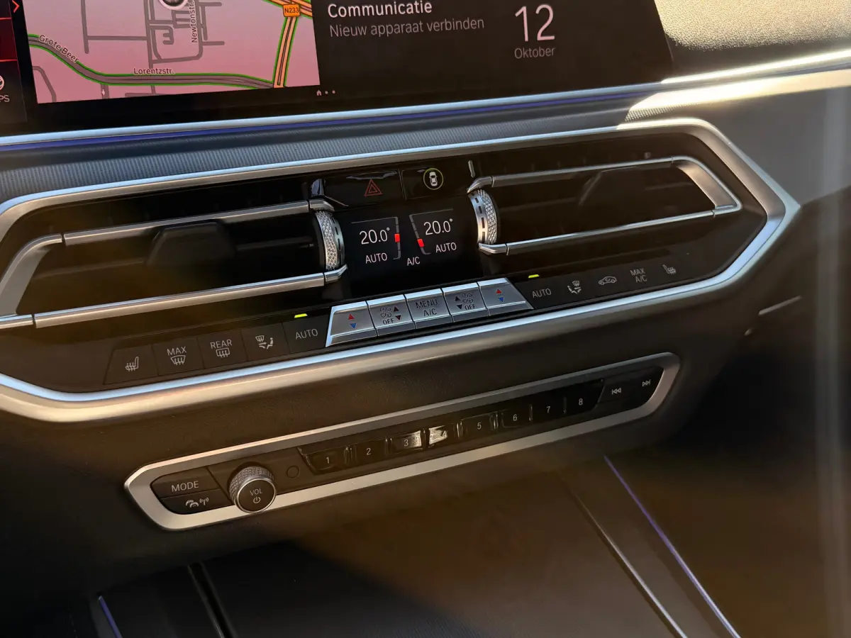 M50i High Executive 530PK | Adapt. Cruise | Softclose | 4-wielsturing | Skylounge | Trekhaak | Harman & Kardon | Head-up | Laser | Memory |