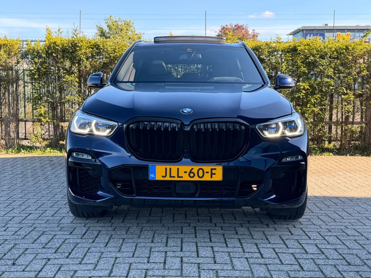 M50i High Executive 530PK | Adapt. Cruise | Softclose | 4-wielsturing | Skylounge | Trekhaak | Harman & Kardon | Head-up | Laser | Memory |