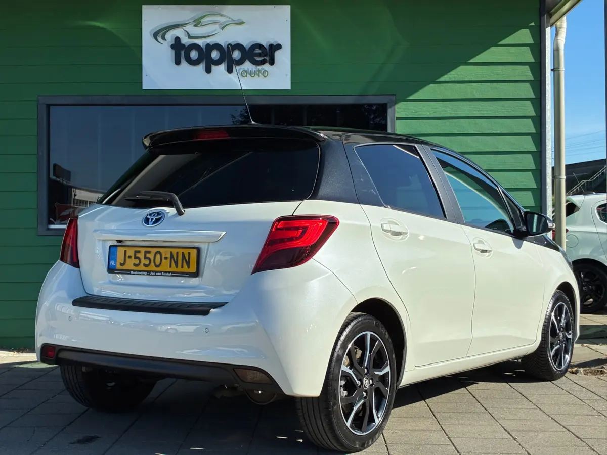 1.5 Hybrid Dynamic Bi-Tone|Automaat|Camera|Navigatie|PDC|CruiseControl|Climatronic|Stoel Verw.|Goed onderhouden|