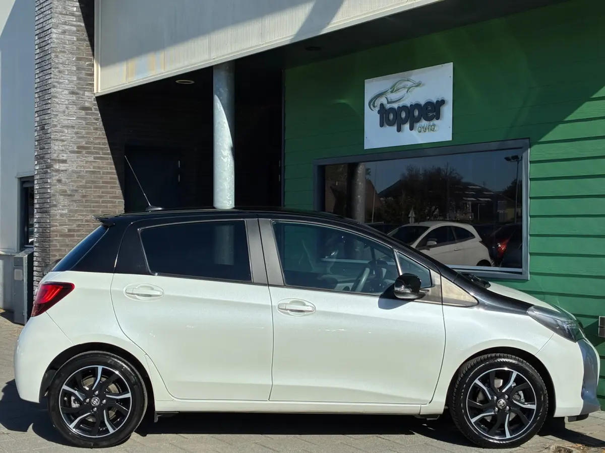 1.5 Hybrid Dynamic Bi-Tone|Automaat|Camera|Navigatie|PDC|CruiseControl|Climatronic|Stoel Verw.|Goed onderhouden|