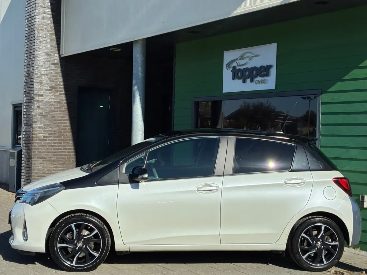 1.5 Hybrid Dynamic Bi-Tone|Automaat|Camera|Navigatie|PDC|CruiseControl|Climatronic|Stoel Verw.|Goed onderhouden|