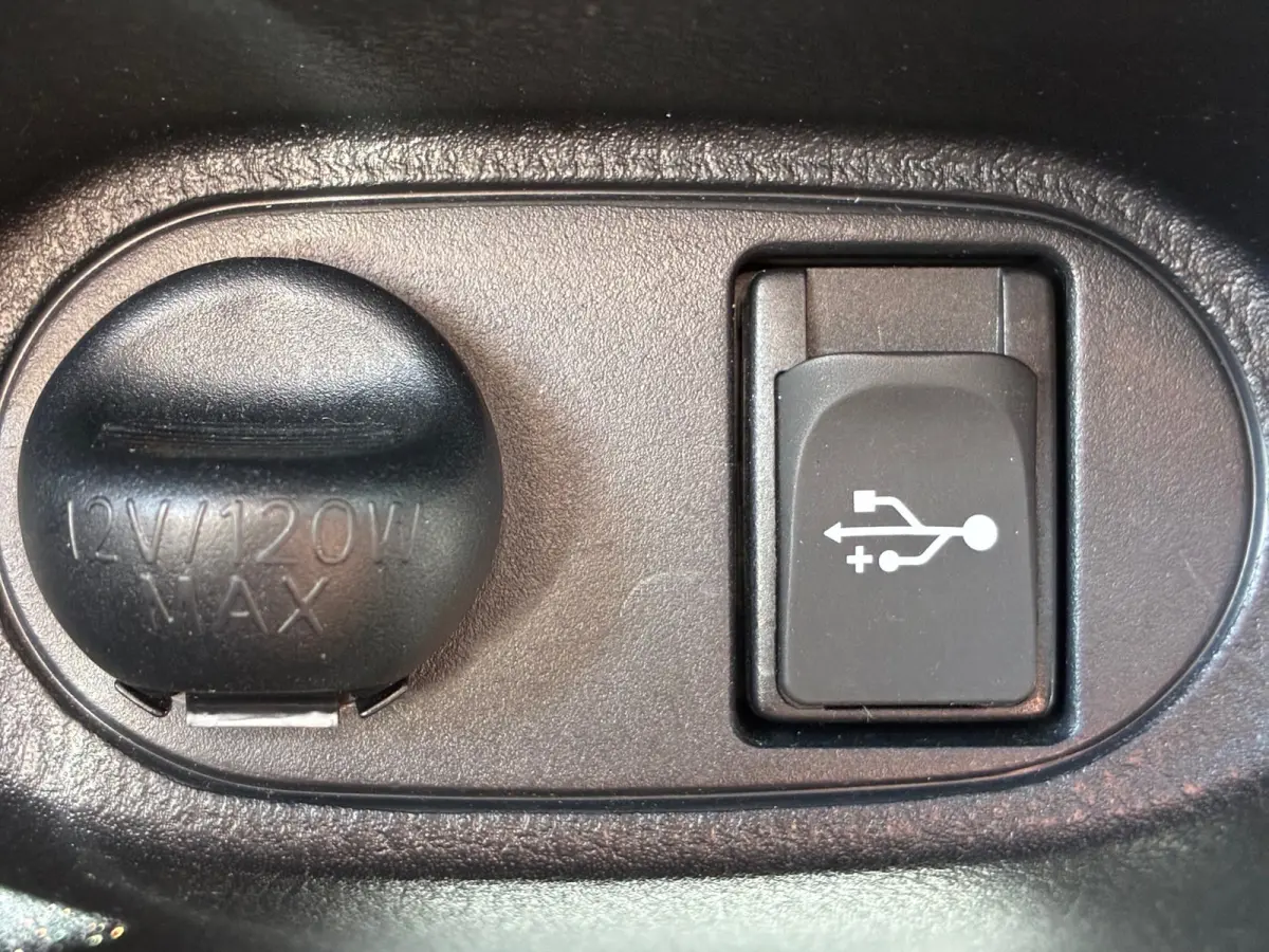 1.5 Hybrid Dynamic Bi-Tone|Automaat|Camera|Navigatie|PDC|CruiseControl|Climatronic|Stoel Verw.|Goed onderhouden|