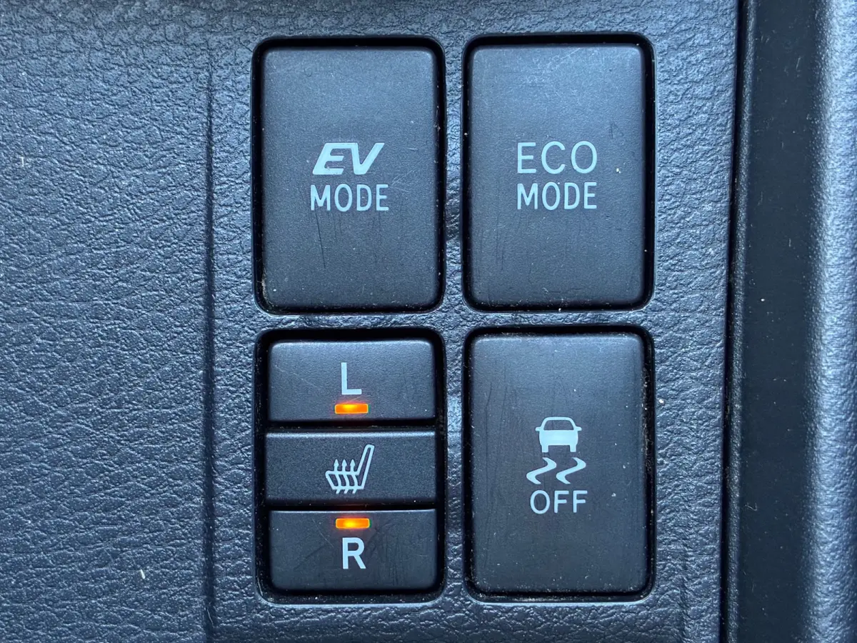 1.5 Hybrid Dynamic Bi-Tone|Automaat|Camera|Navigatie|PDC|CruiseControl|Climatronic|Stoel Verw.|Goed onderhouden|
