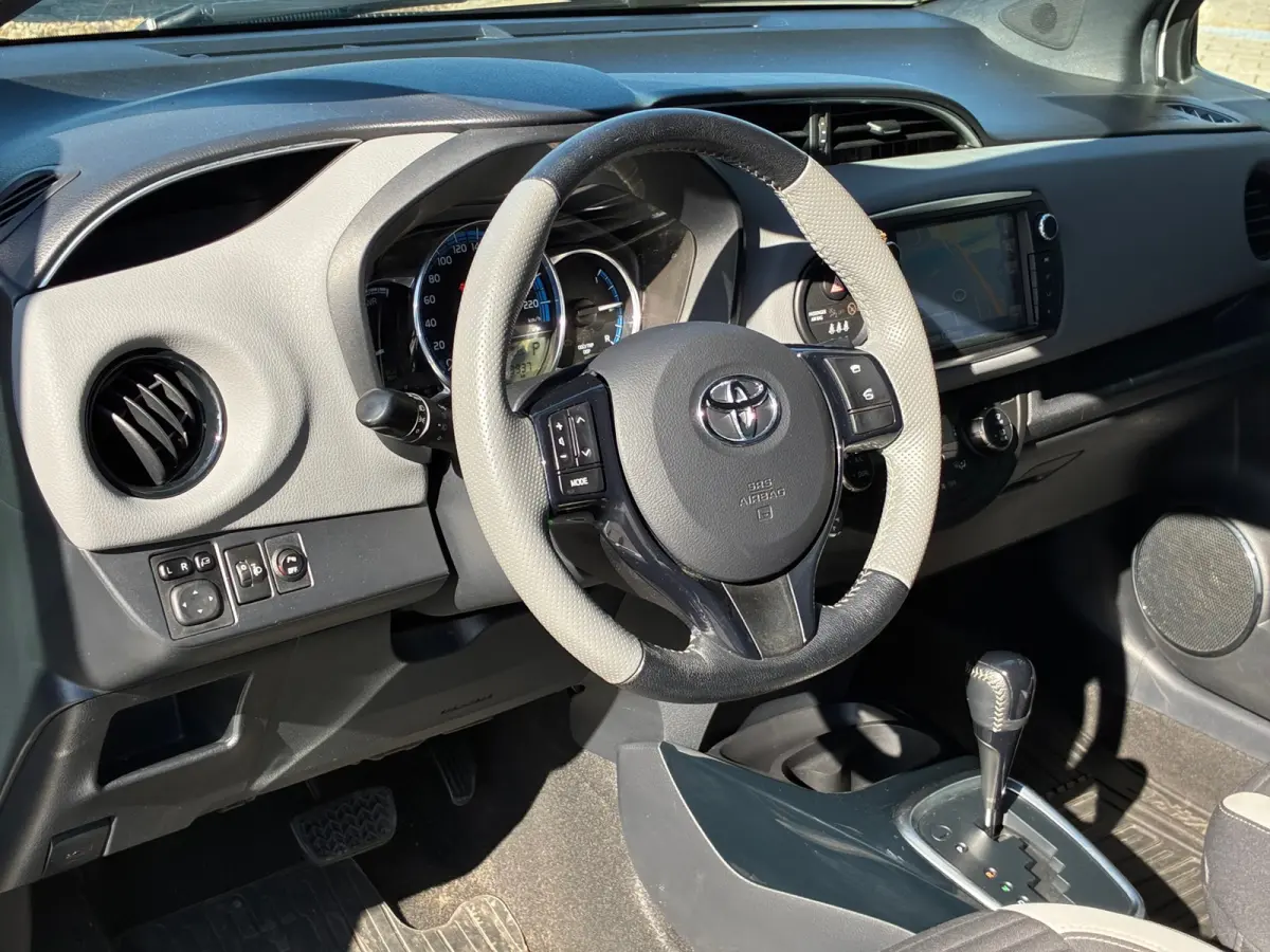 1.5 Hybrid Dynamic Bi-Tone|Automaat|Camera|Navigatie|PDC|CruiseControl|Climatronic|Stoel Verw.|Goed onderhouden|