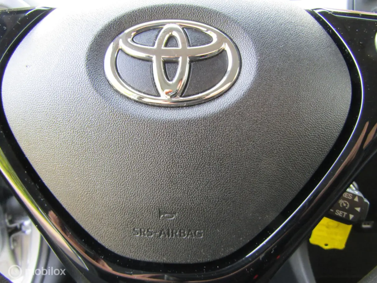 1.0 VVT-i x-fun bj 11-2020 zilver, airco,87827km