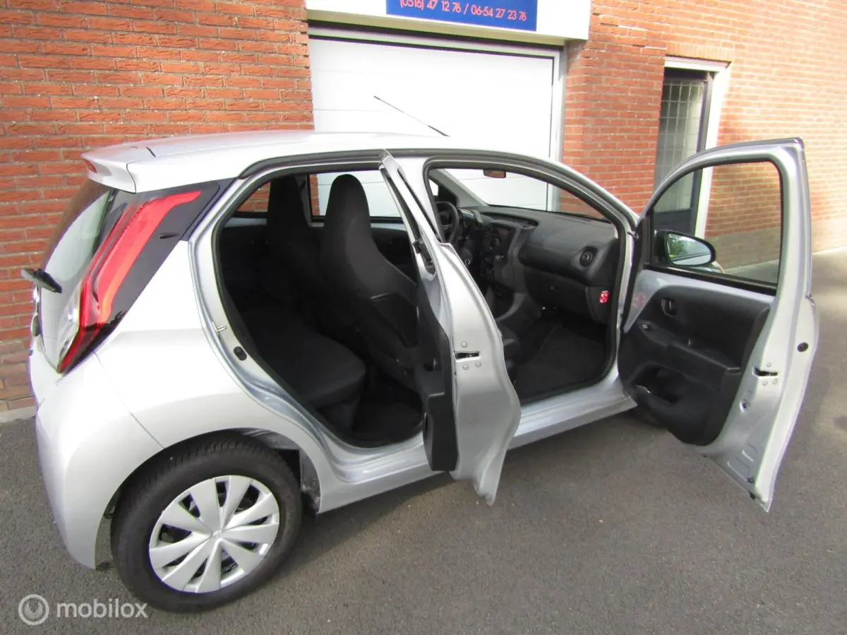 1.0 VVT-i x-fun bj 11-2020 zilver, airco,87827km
