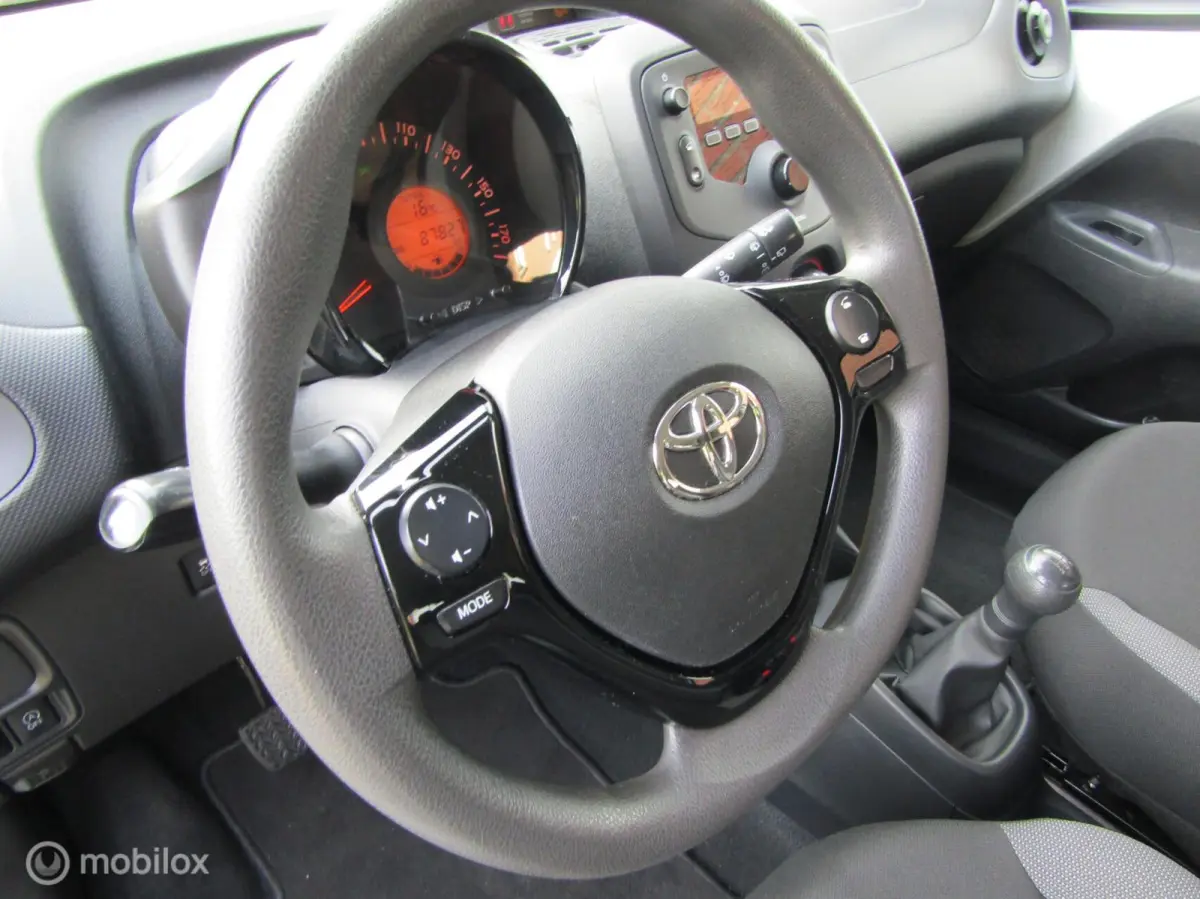 1.0 VVT-i x-fun bj 11-2020 zilver, airco,87827km