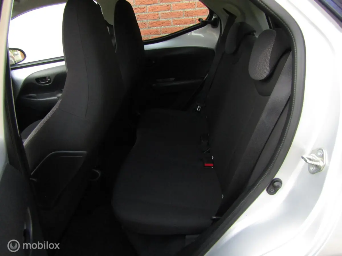 1.0 VVT-i x-fun bj 11-2020 zilver, airco,87827km