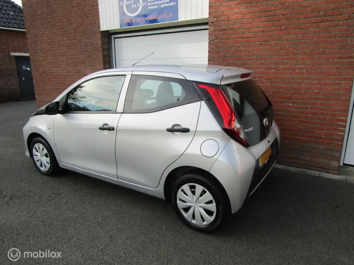 1.0 VVT-i x-fun bj 11-2020 zilver, airco,87827km