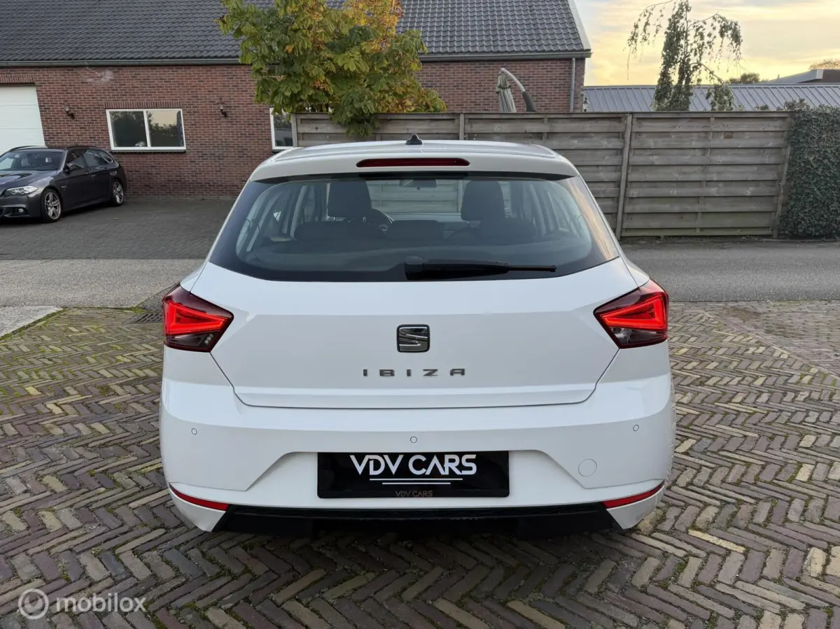 1.0TSI Style Airco| Carplay| Cruise | PDC | Stoelverw.