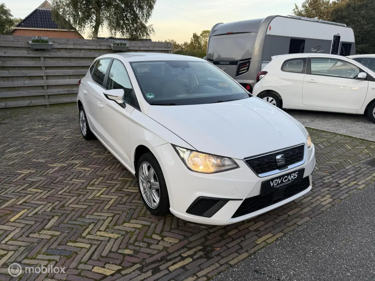 1.0TSI Style Airco| Carplay| Cruise | PDC | Stoelverw.