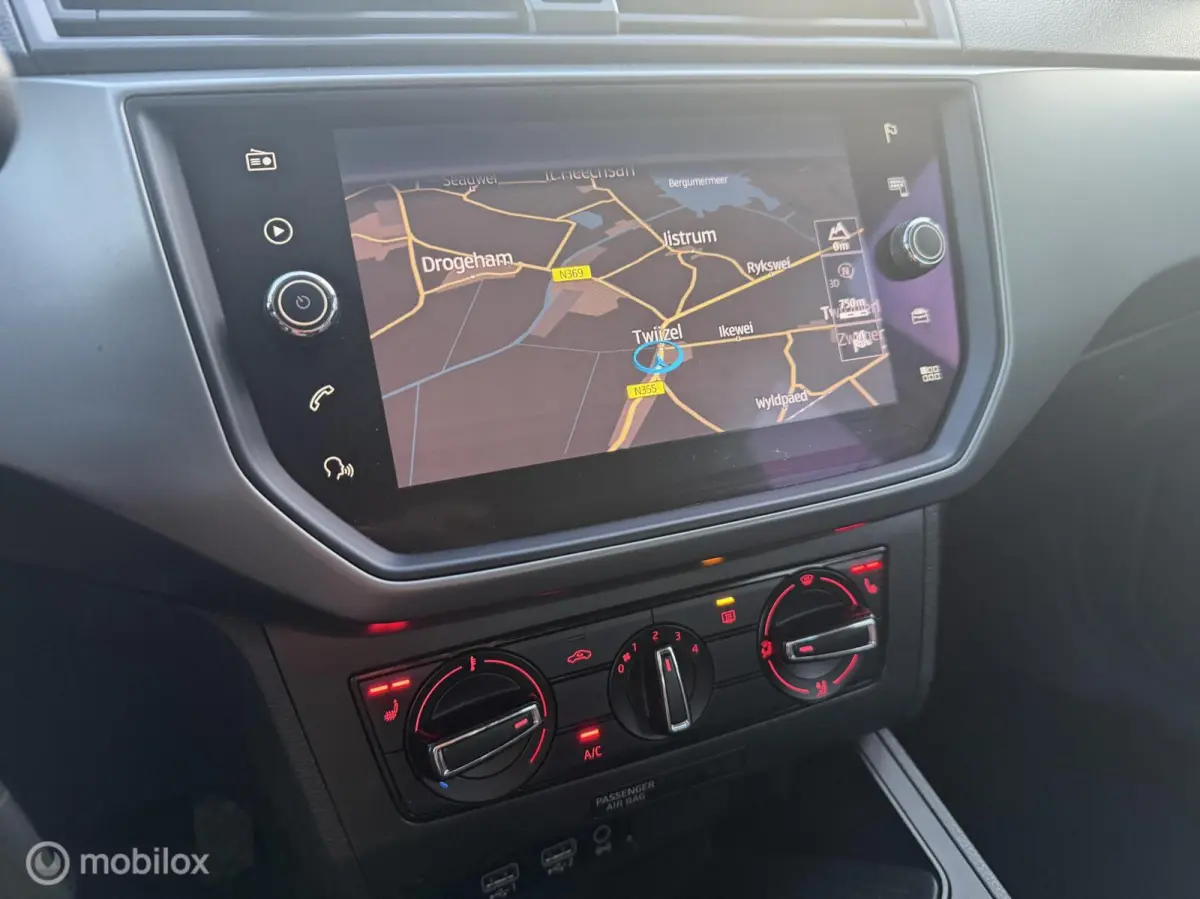 1.0TSI Style Airco| Carplay| Cruise | PDC | Stoelverw.