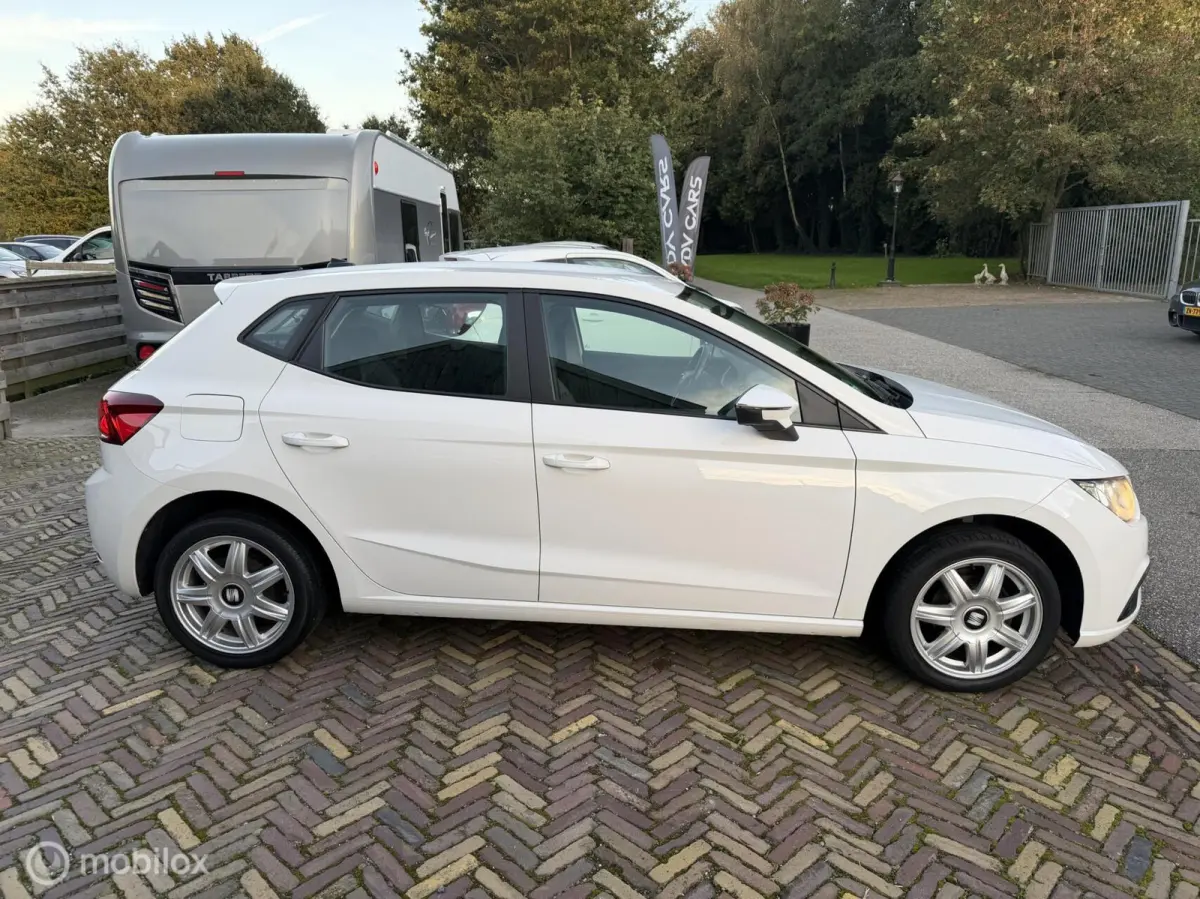 1.0TSI Style Airco| Carplay| Cruise | PDC | Stoelverw.